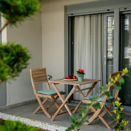 Itaka Studio Apartments - Halkidiki Suites Com Nikiti  Dış mekan fotoğraf
