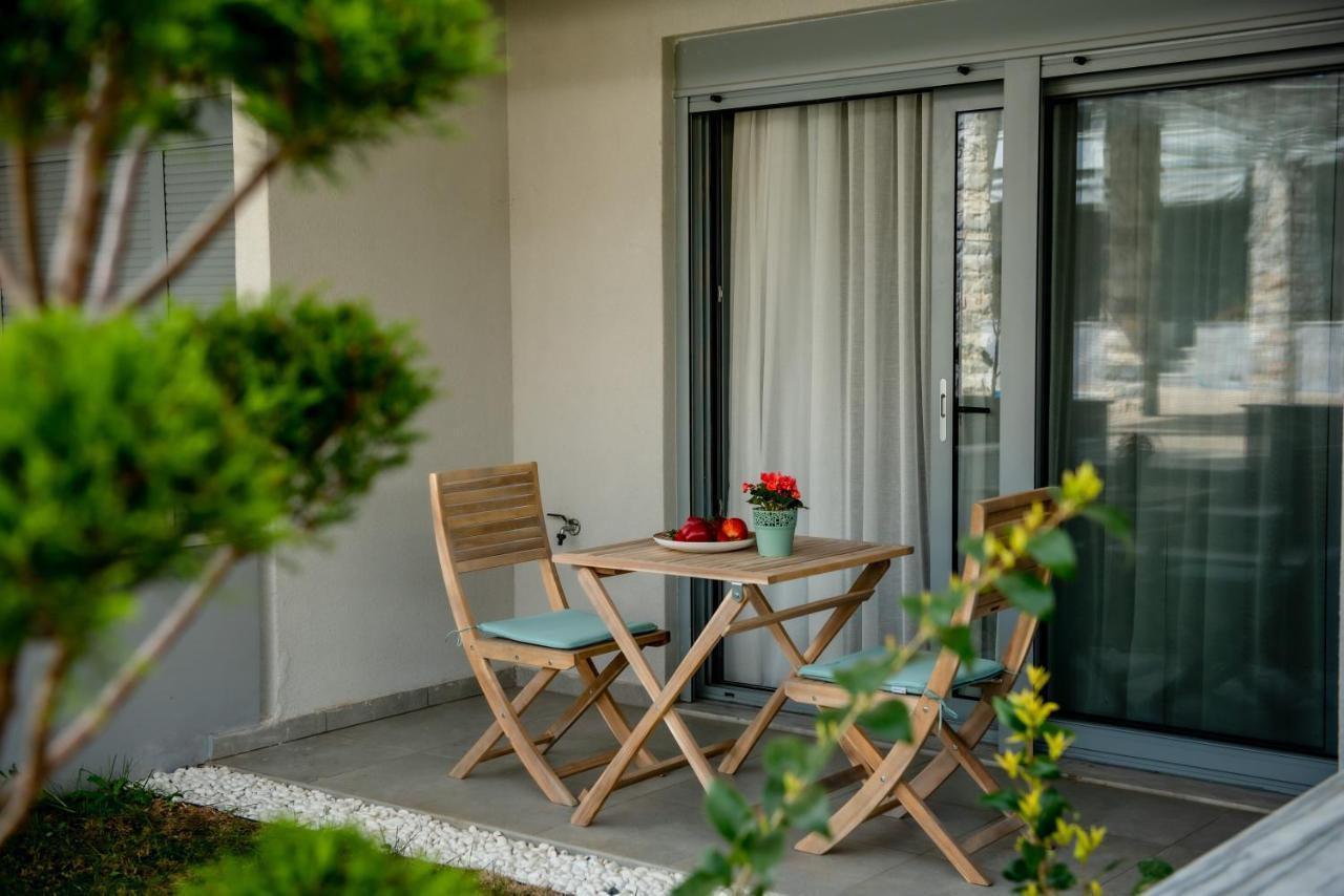 Itaka Studio Apartments - Halkidiki Suites Com Nikiti  Dış mekan fotoğraf