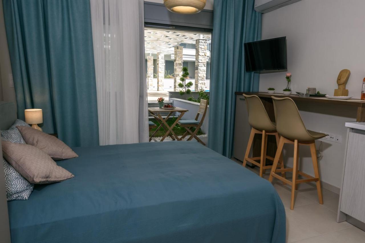 Itaka Studio Apartments - Halkidiki Suites Com Nikiti  Dış mekan fotoğraf