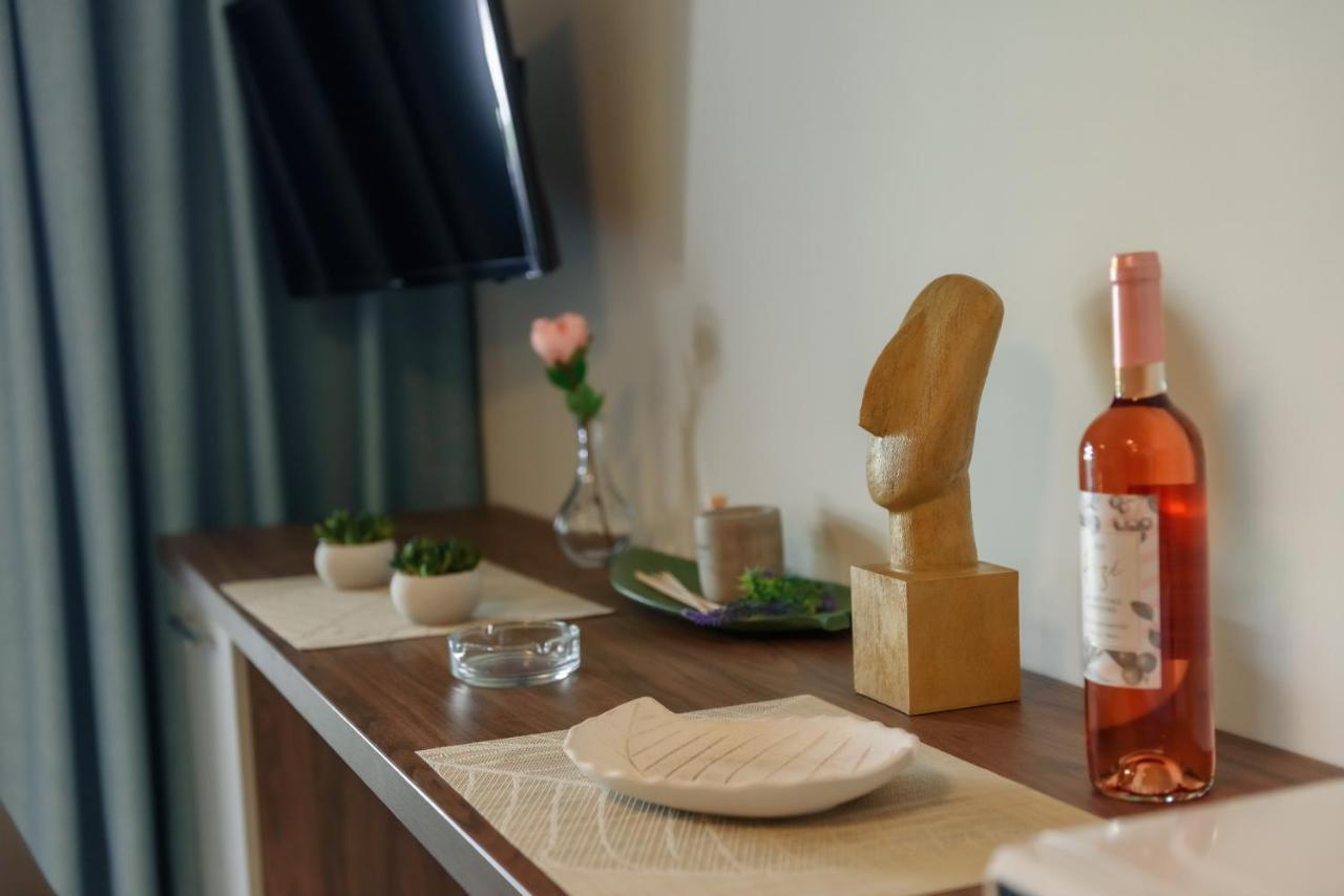 Itaka Studio Apartments - Halkidiki Suites Com Nikiti  Dış mekan fotoğraf